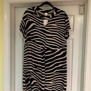 H&M tunic top / dress size 38. Zebra print is big in 2025.
